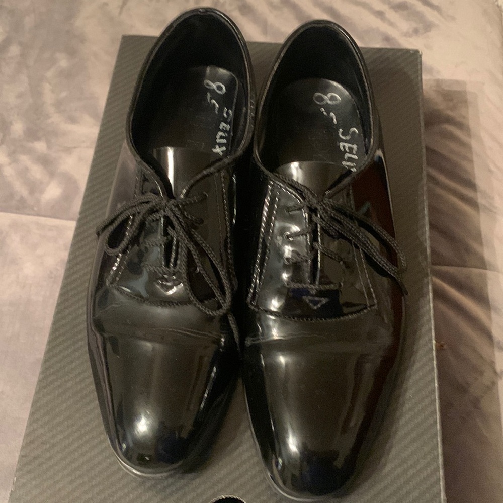 Black dress shoes
